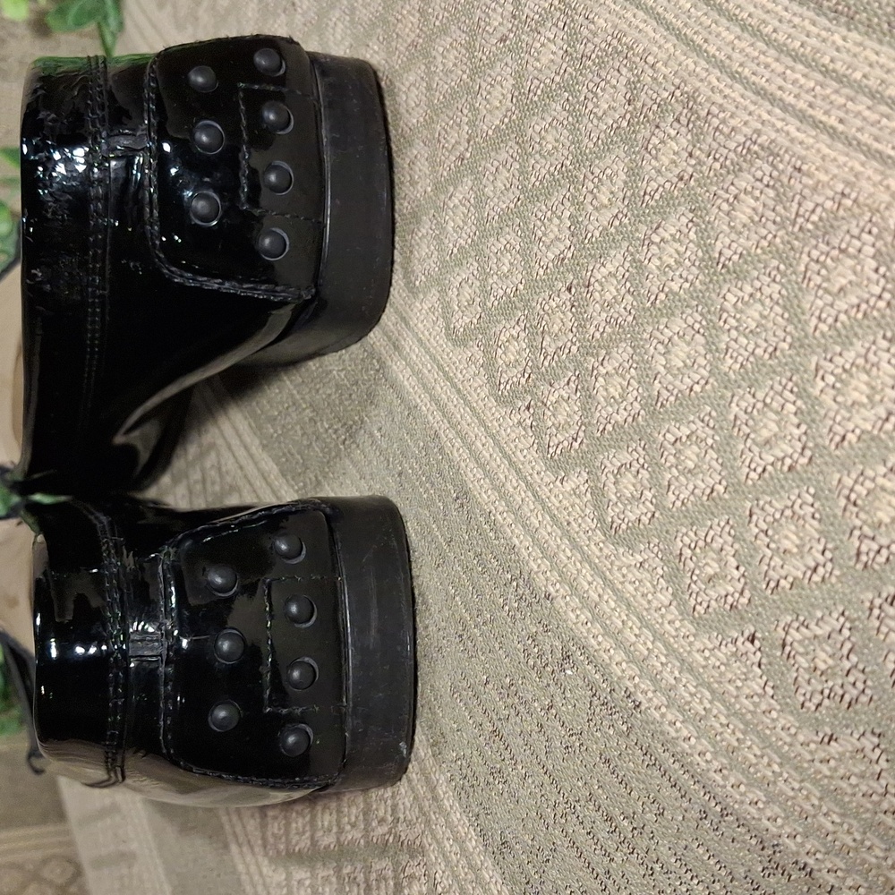 Tods Driving Moc Loafers In Black Patent Leather - Picture 12 of 16